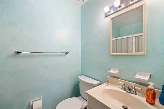 Listing Photo 9