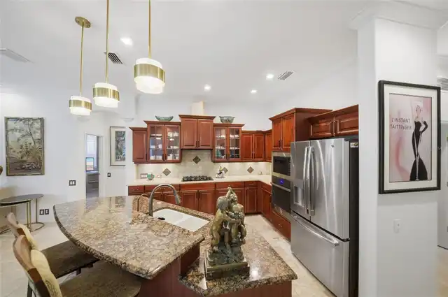 Listing Photo 11
