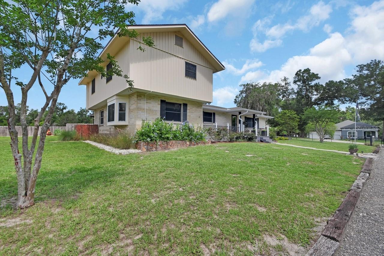 Listing Photo 8