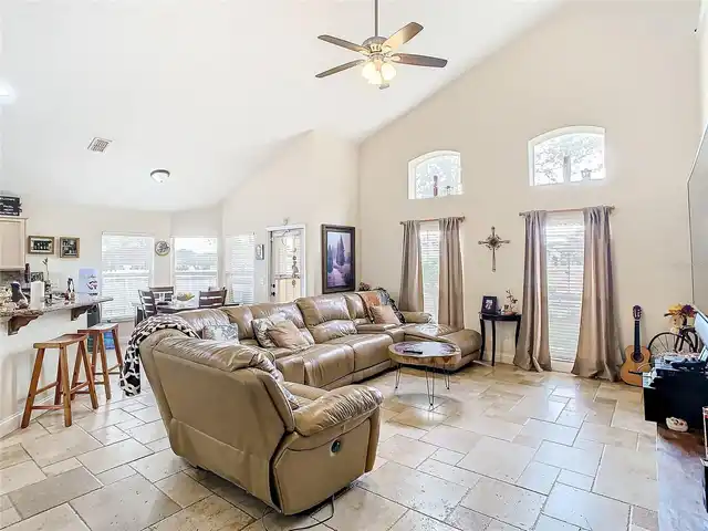 Listing Photo 18