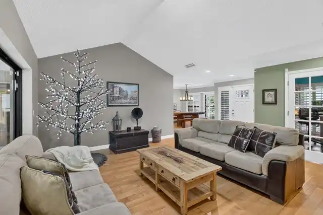 Listing Photo 8