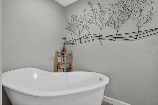 Listing Photo 16