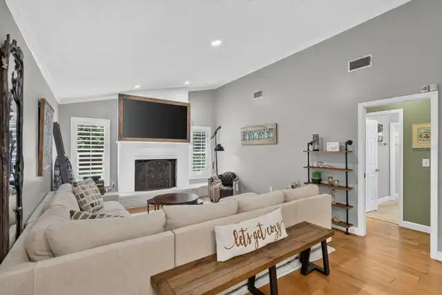 Listing Photo 33