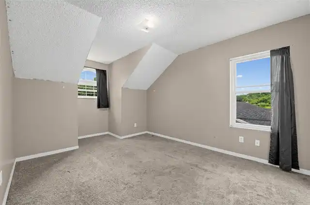 Listing Photo 7