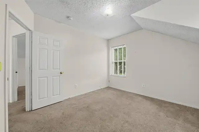 Listing Photo 14