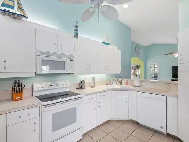 Listing Photo 12