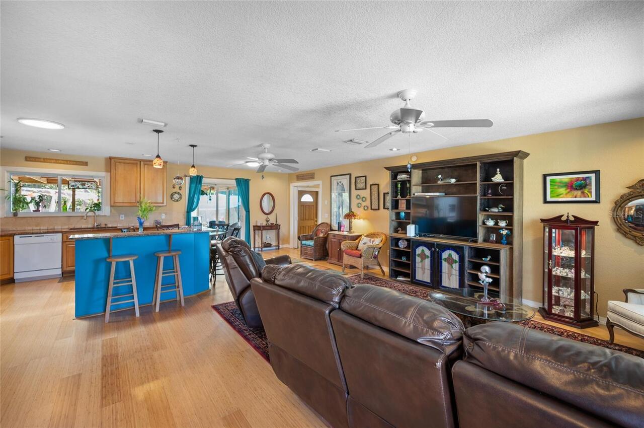 Listing Photo 6