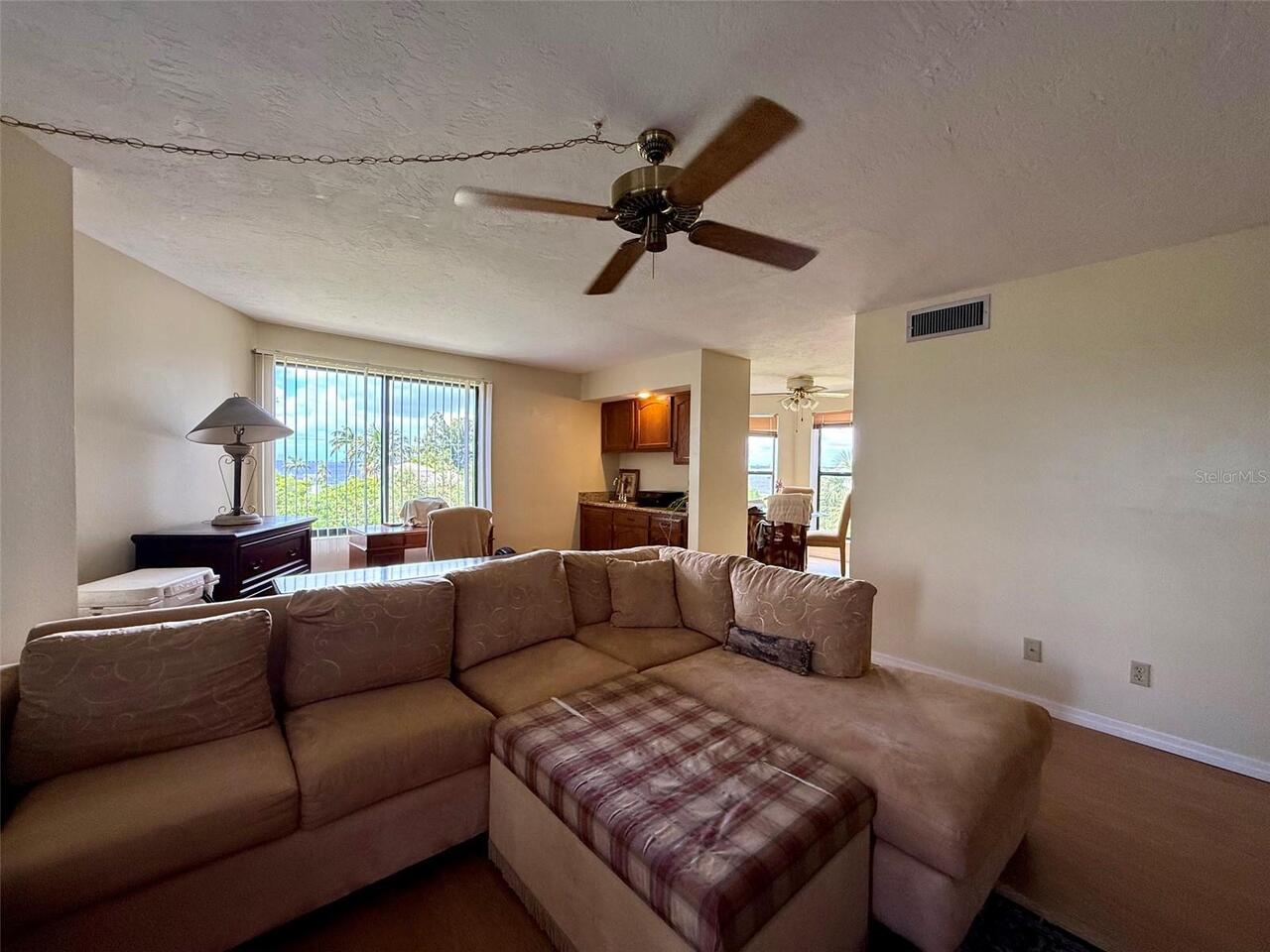Listing Photo 14