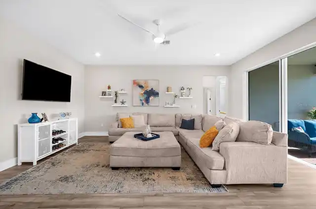 Listing Photo 11