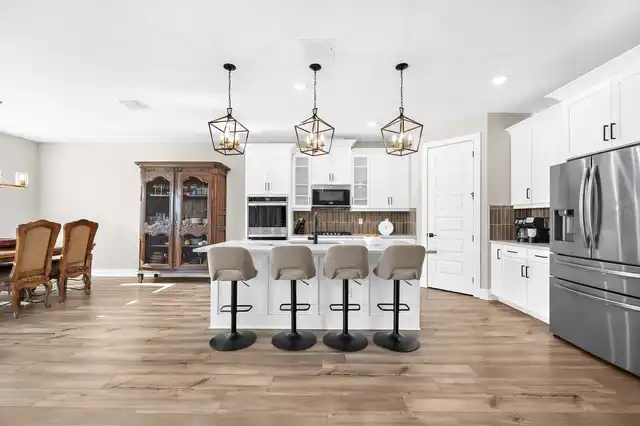 Listing Photo 17