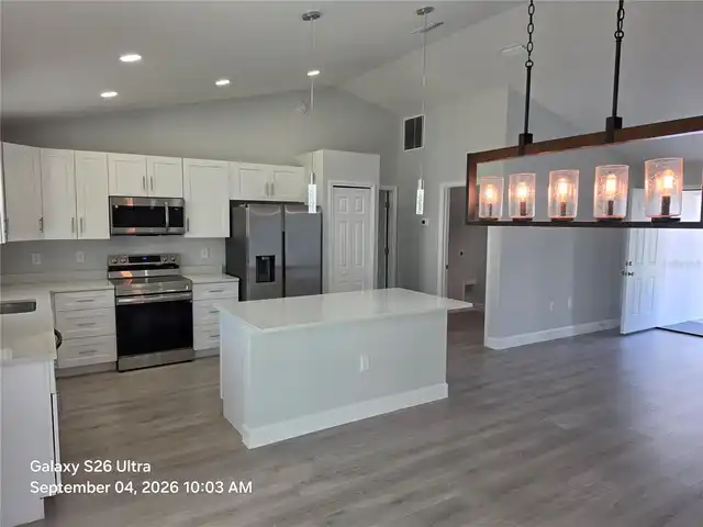Listing Photo 10