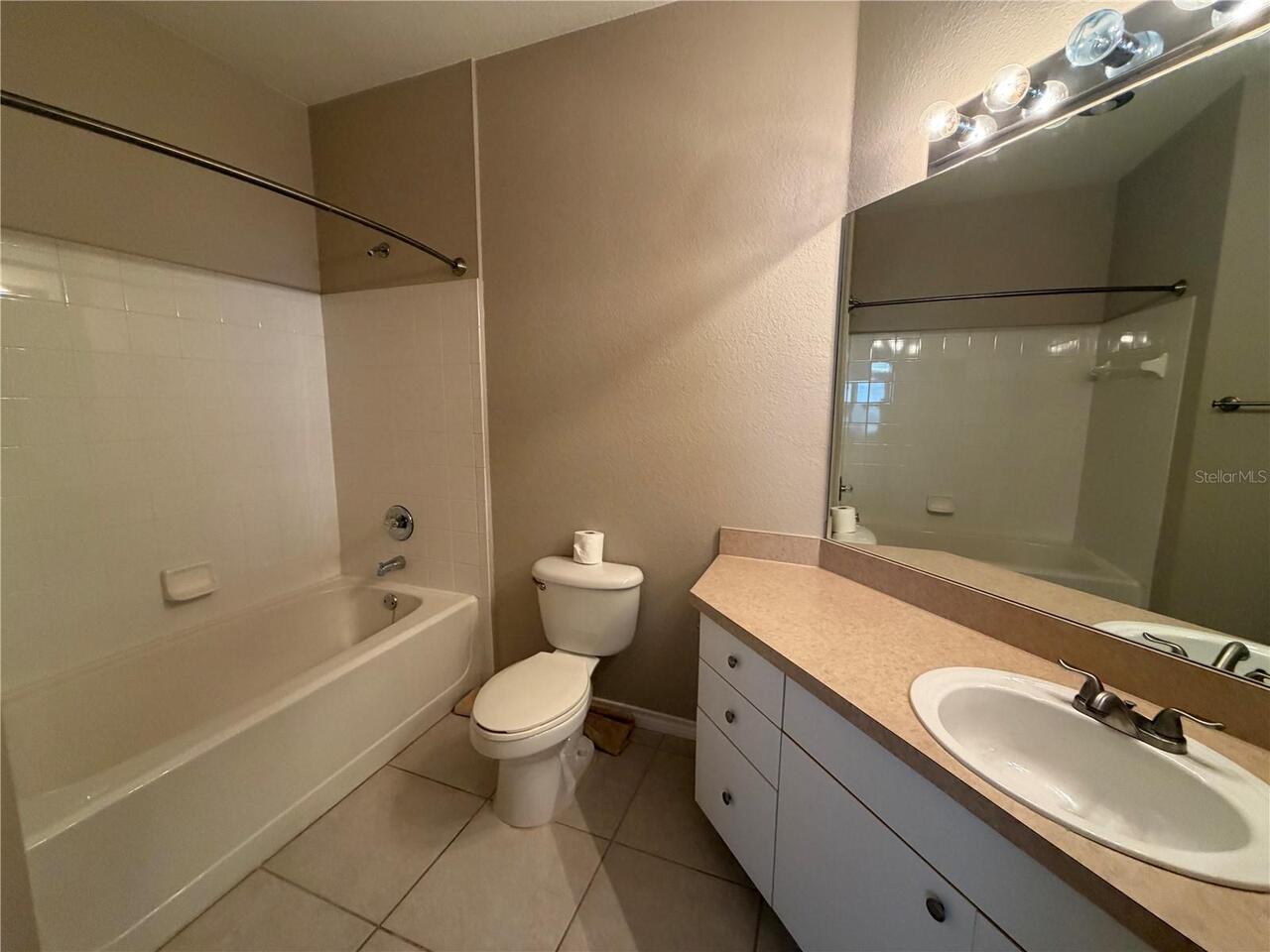 Listing Photo 12