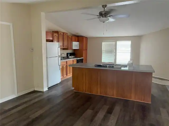 Listing Photo 6