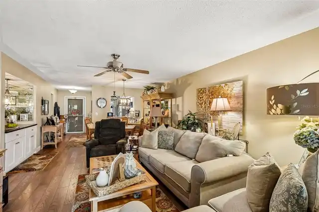 Listing Photo 6