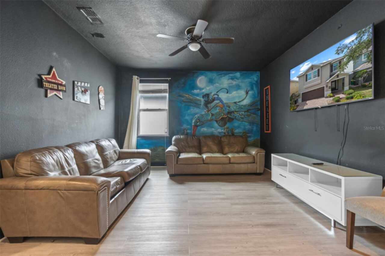 Listing Photo 8
