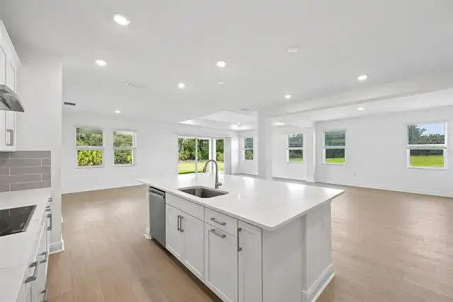 Listing Photo 10