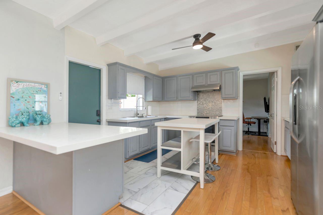Listing Photo 11