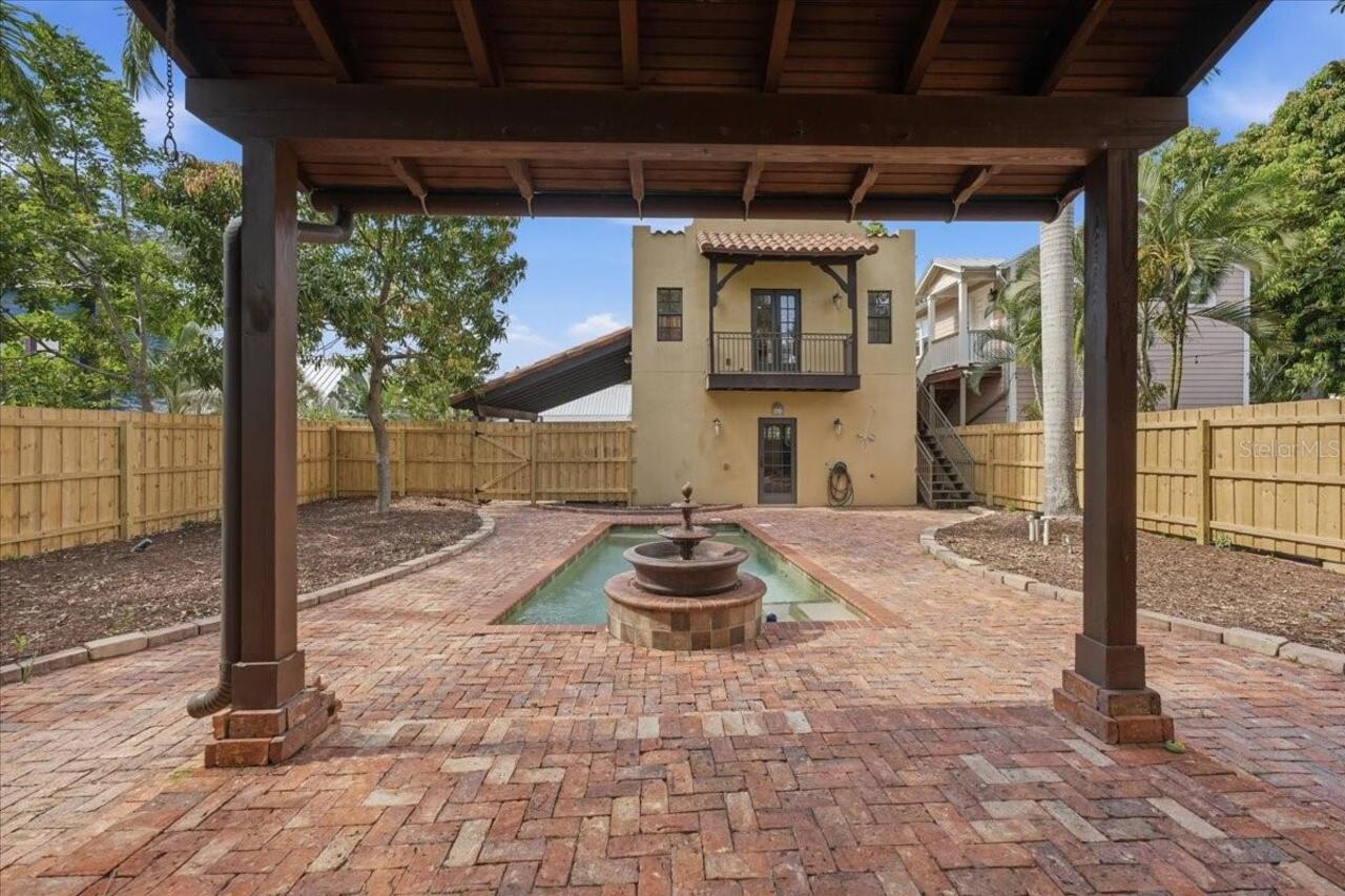 Listing Photo 11