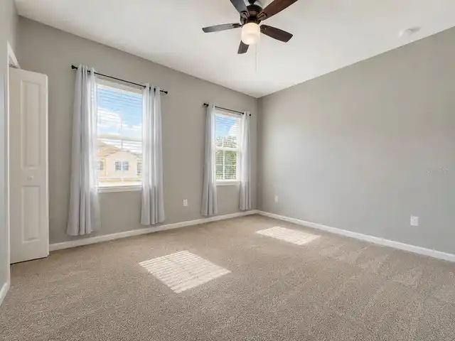 Listing Photo 12