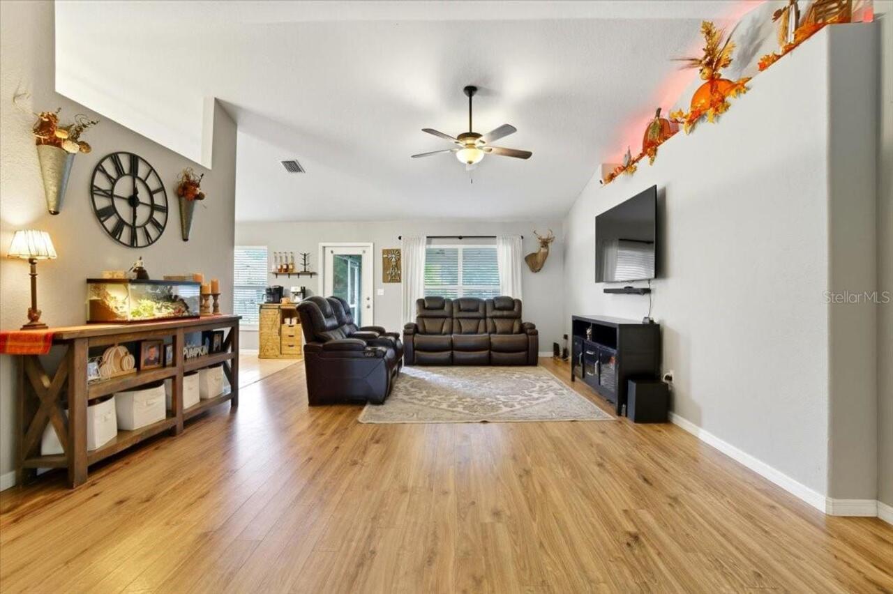 Listing Photo 8