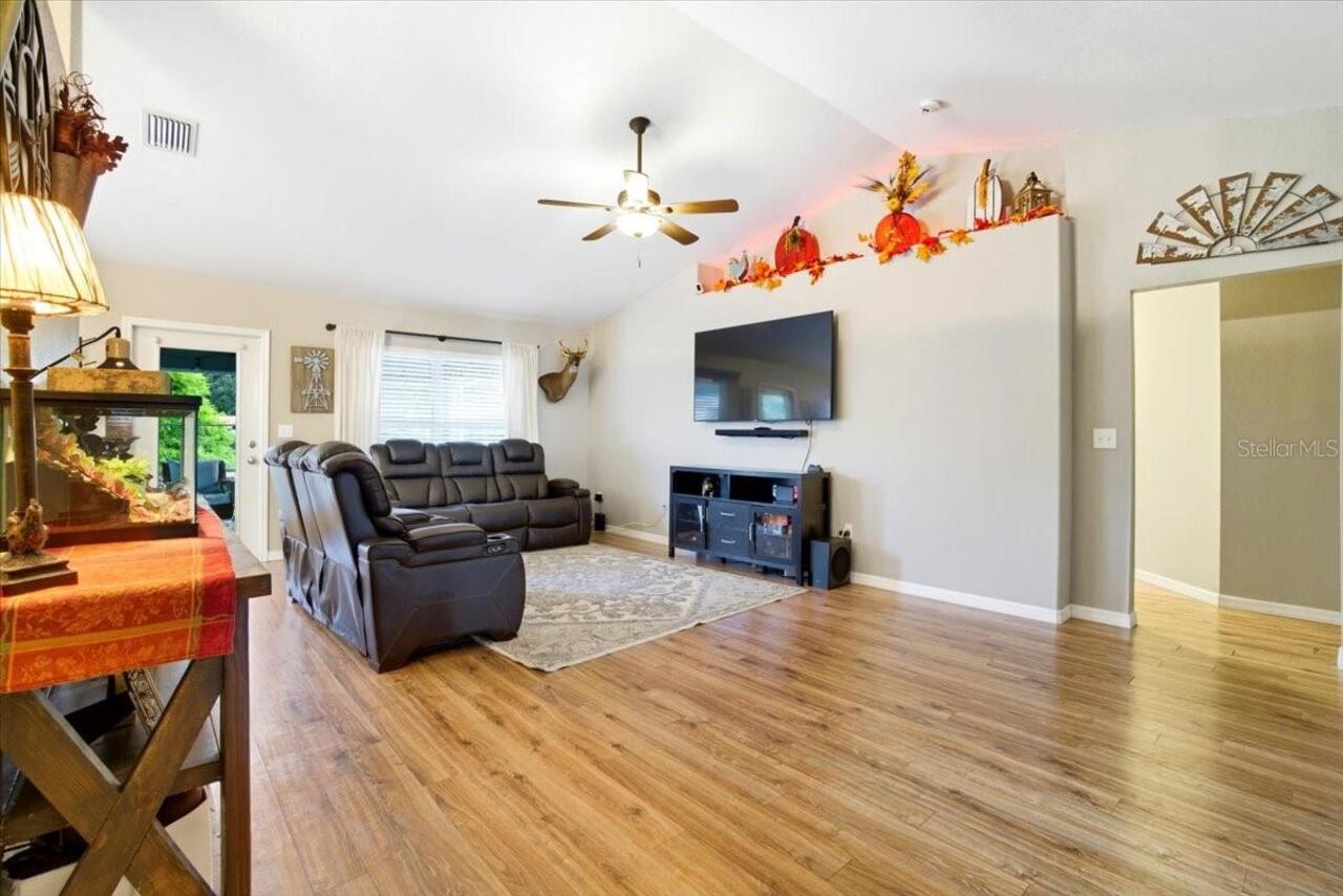 Listing Photo 9