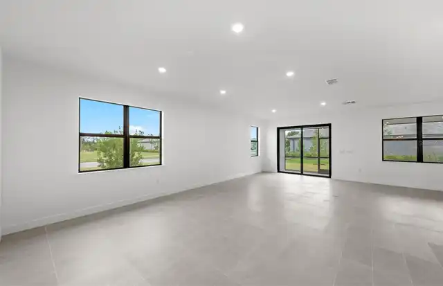 Listing Photo 10
