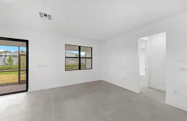 Listing Photo 14