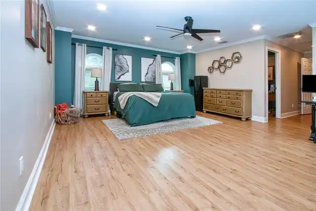 Listing Photo 32