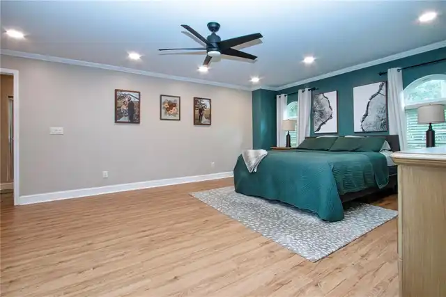 Listing Photo 33