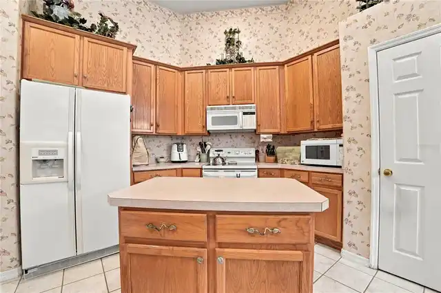 Listing Photo 9