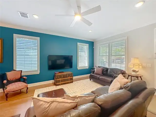 Listing Photo 14