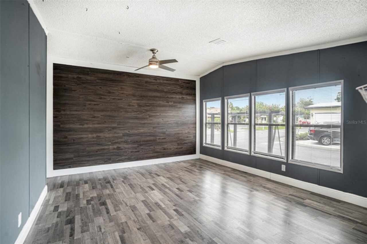 Listing Photo 9