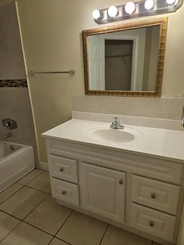 Listing Photo 14