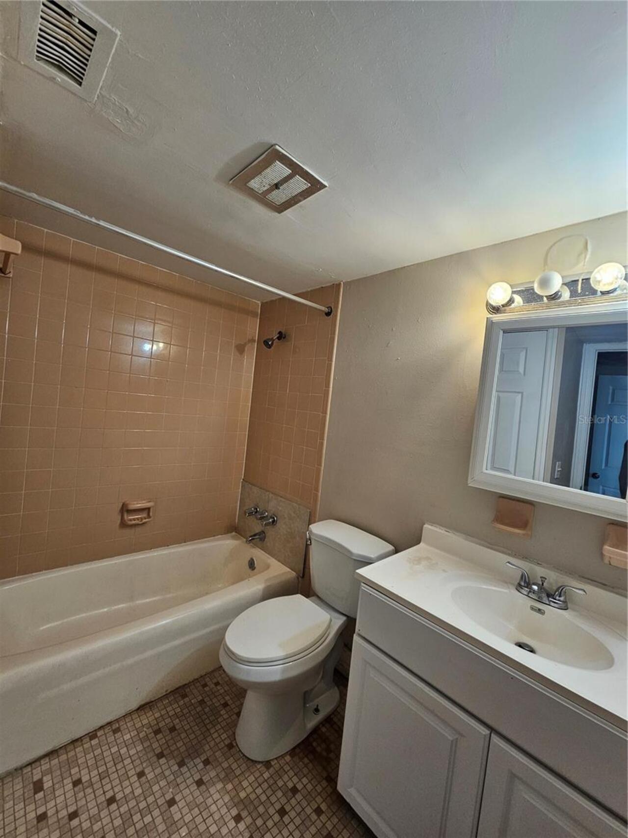 Listing Photo 9