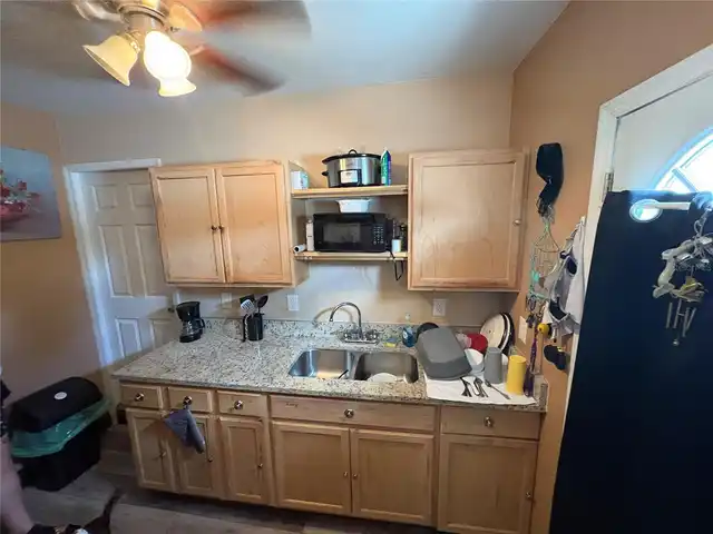 Listing Photo 12