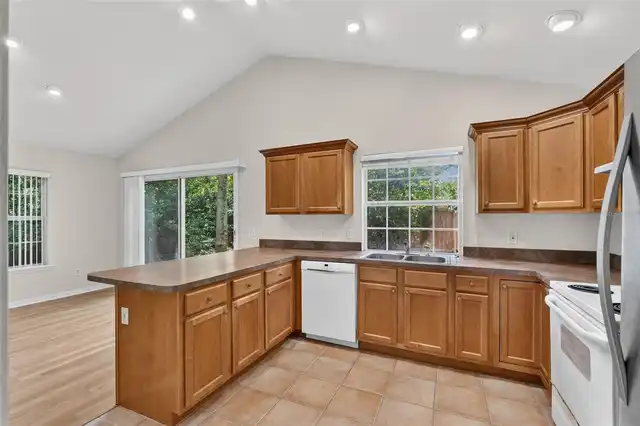 Listing Photo 19