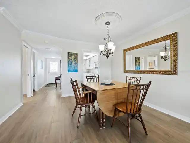 Listing Photo 10