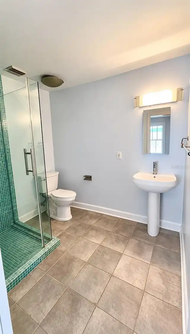 Listing Photo 9