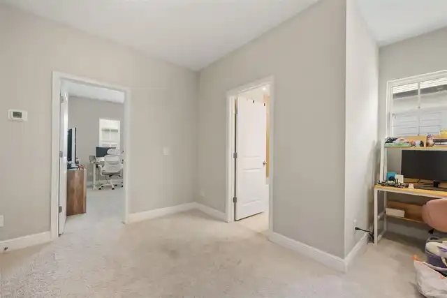 Listing Photo 16