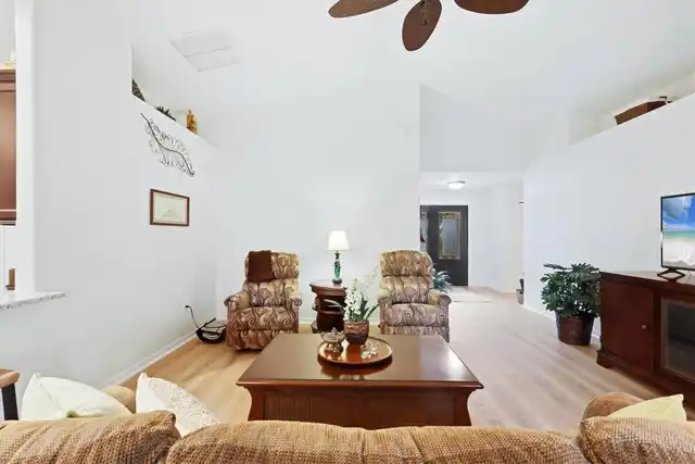 Listing Photo 10