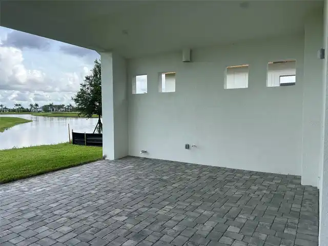 Listing Photo 11