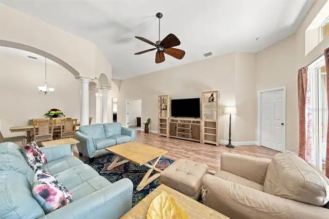 Listing Photo 14