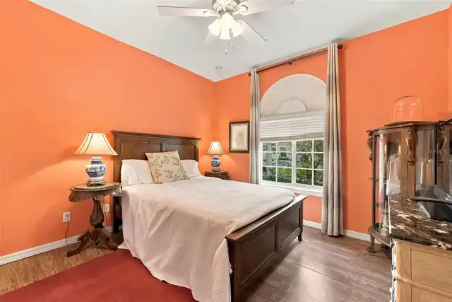 Listing Photo 9
