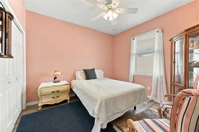 Listing Photo 12
