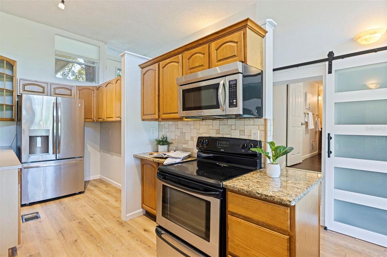Listing Photo 11