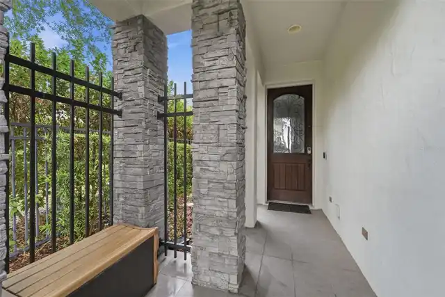 Listing Photo 7