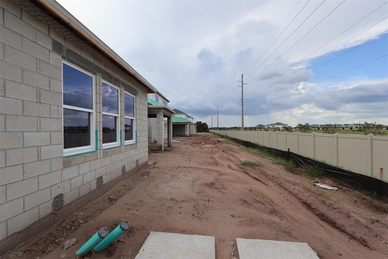 Listing Photo 11