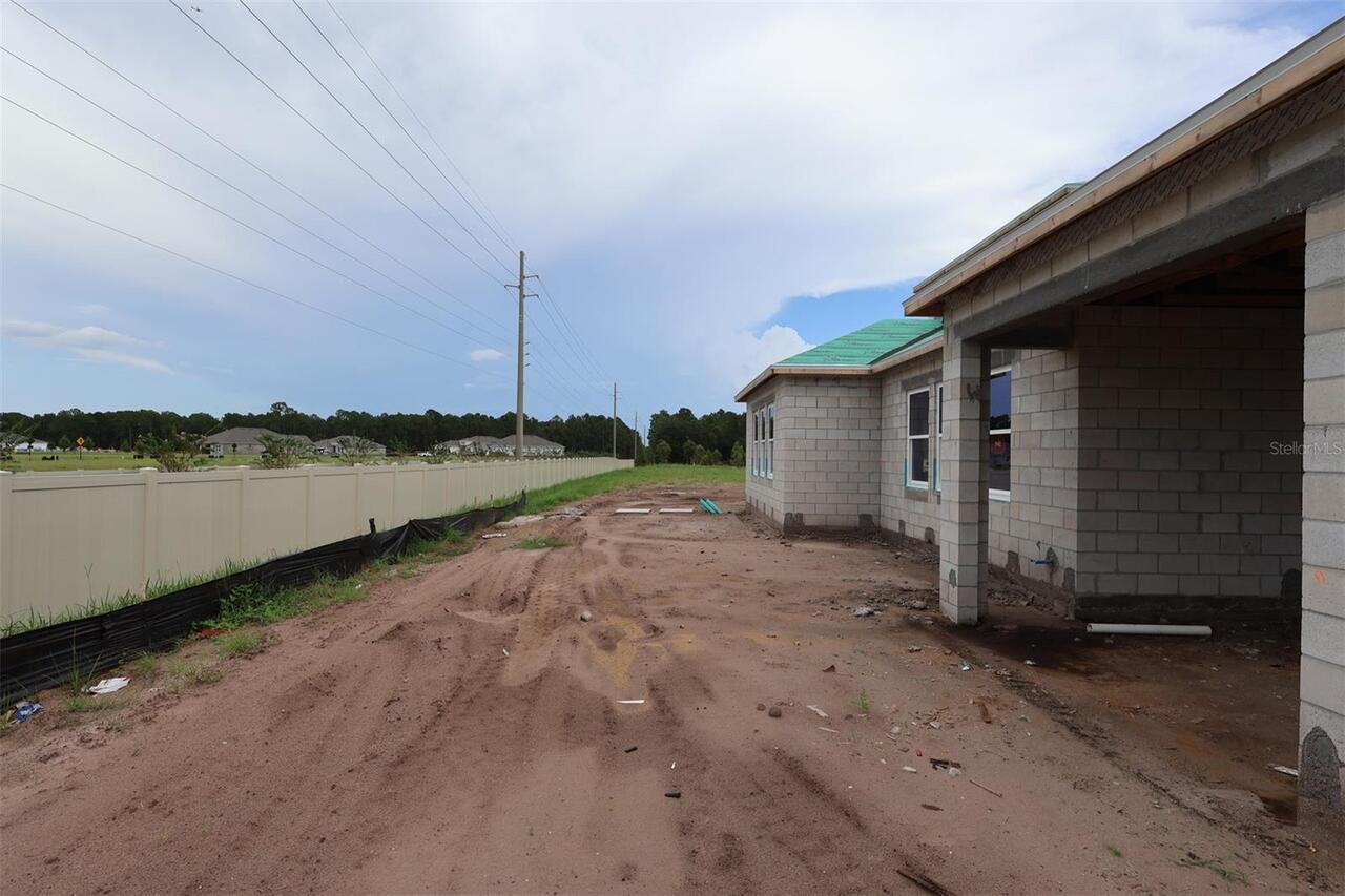 Listing Photo 12