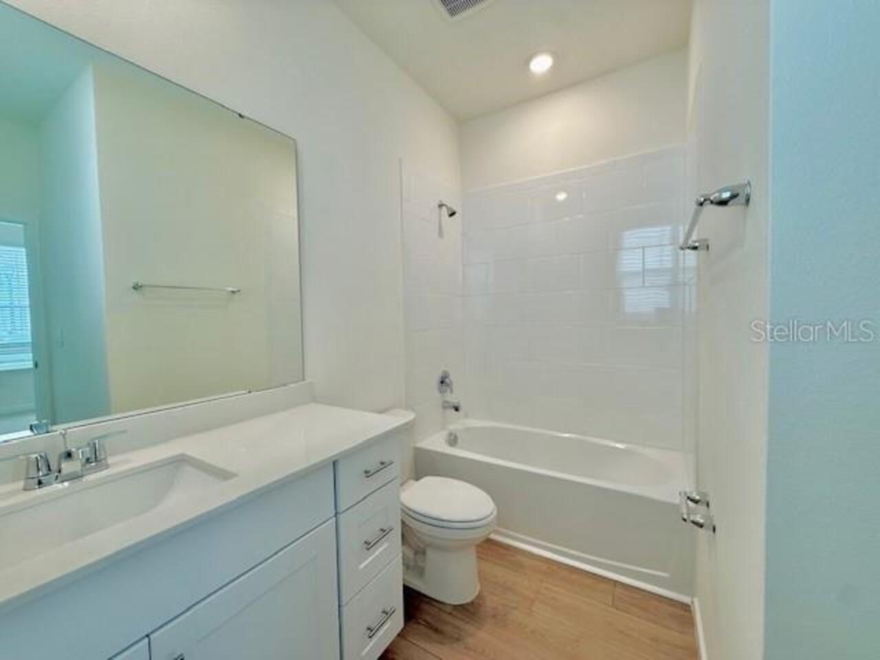 Listing Photo 6
