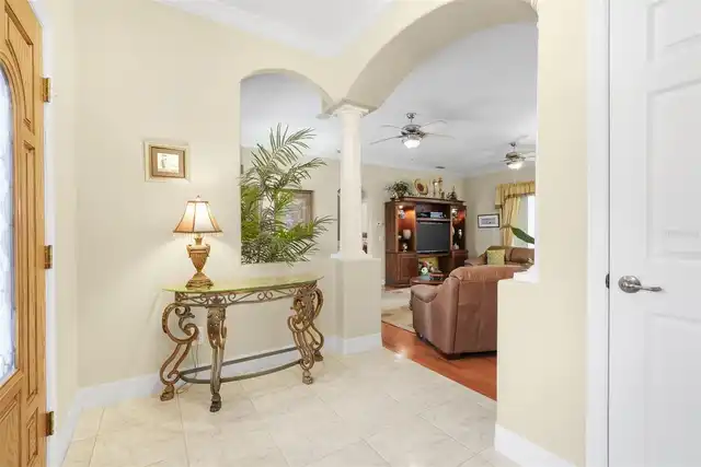Listing Photo 12